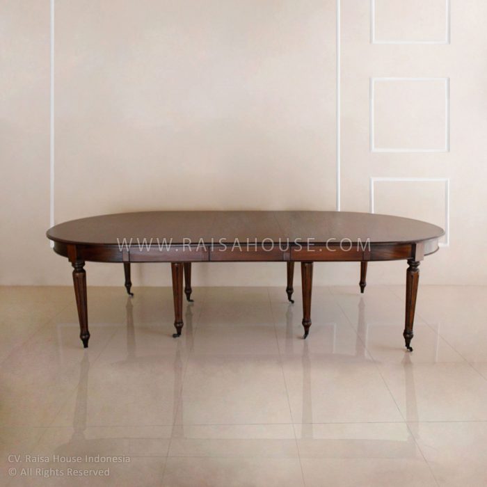 Extending Dining Table W/3 Leaves With Wheel PNMC