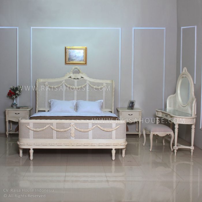Zaena Bed King Exclusive French Bedroom