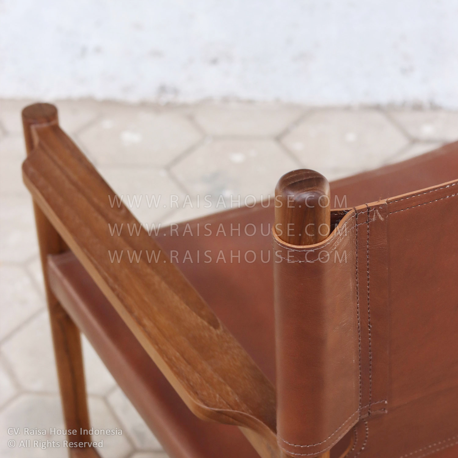 Malvin Chair with solid teak frame and genuine leather seat, crafted by Indonesia furniture manufacturers for hotels, offices, or premium interiors.